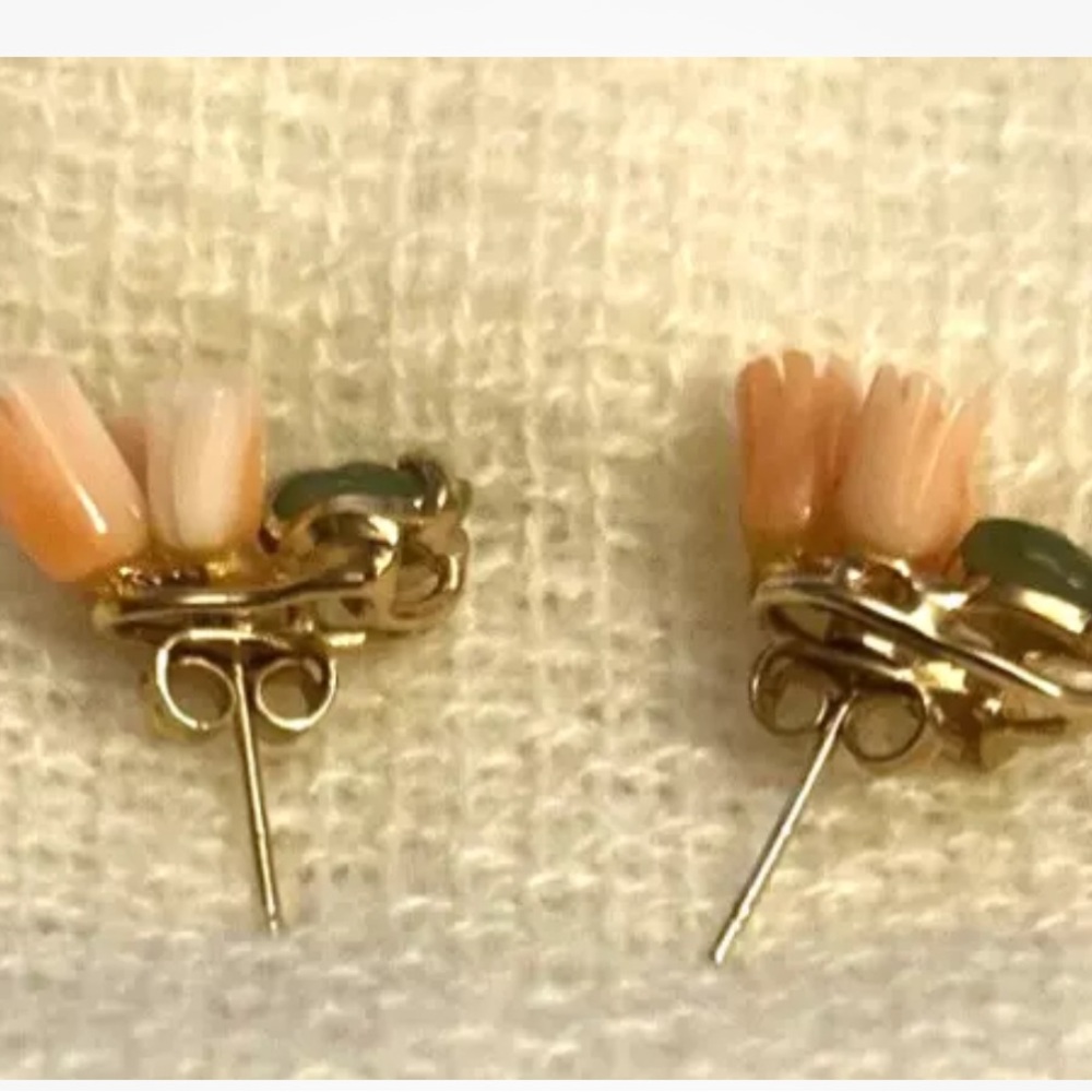 Vintage Carved Peach Coral Tulip Flower Jade Leaves Pierced Earrings - Picture 8 of 12